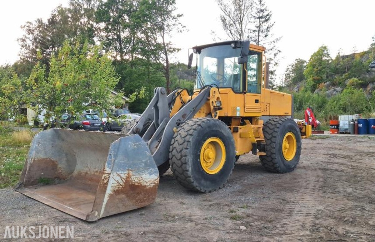 1999 Volvo L70C Hjullaster med skuffe, 11500kg - MVA FRI