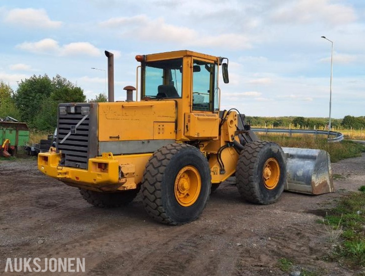 1999 Volvo L70C Hjullaster med skuffe, 11500kg - MVA FRI