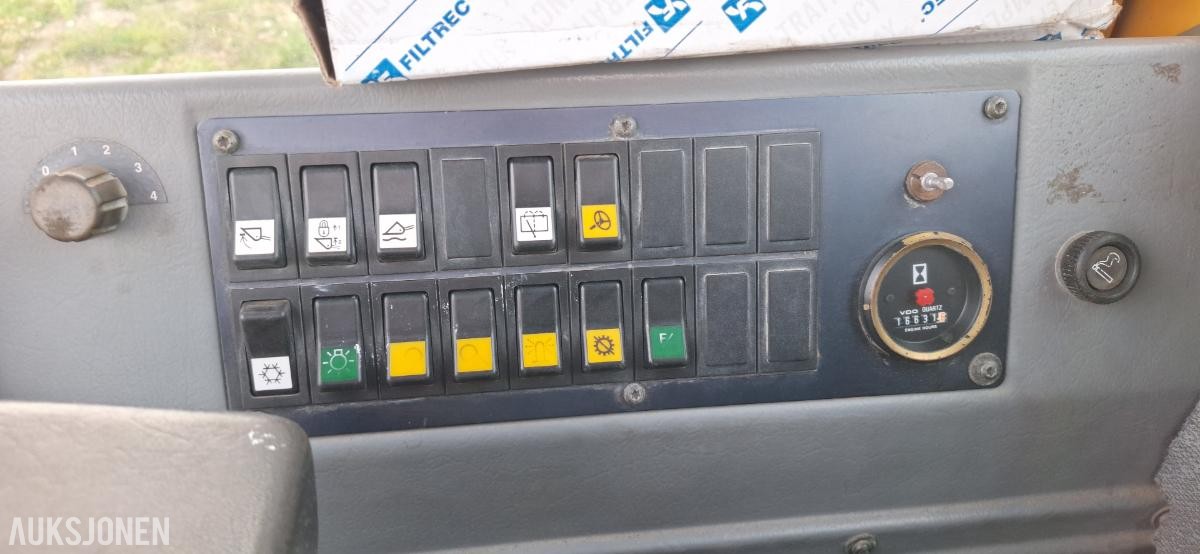 1999 Volvo L70C Hjullaster med skuffe, 11500kg - MVA FRI