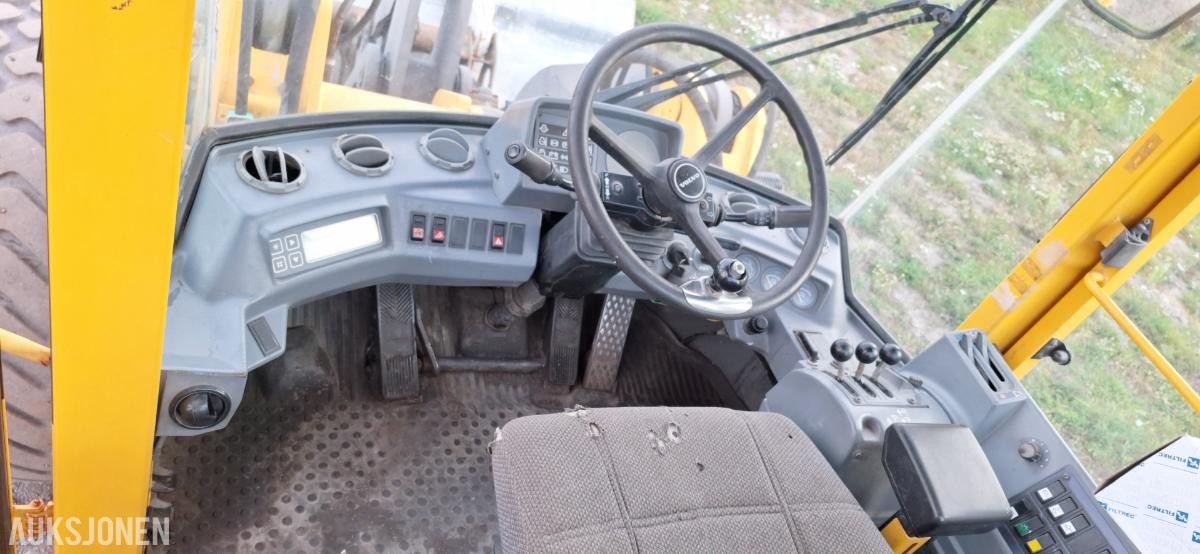 1999 Volvo L70C Hjullaster med skuffe, 11500kg - MVA FRI