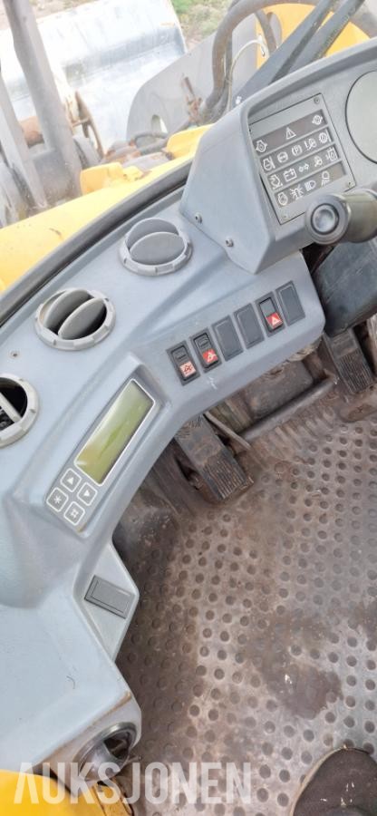 1999 Volvo L70C Hjullaster med skuffe, 11500kg - MVA FRI