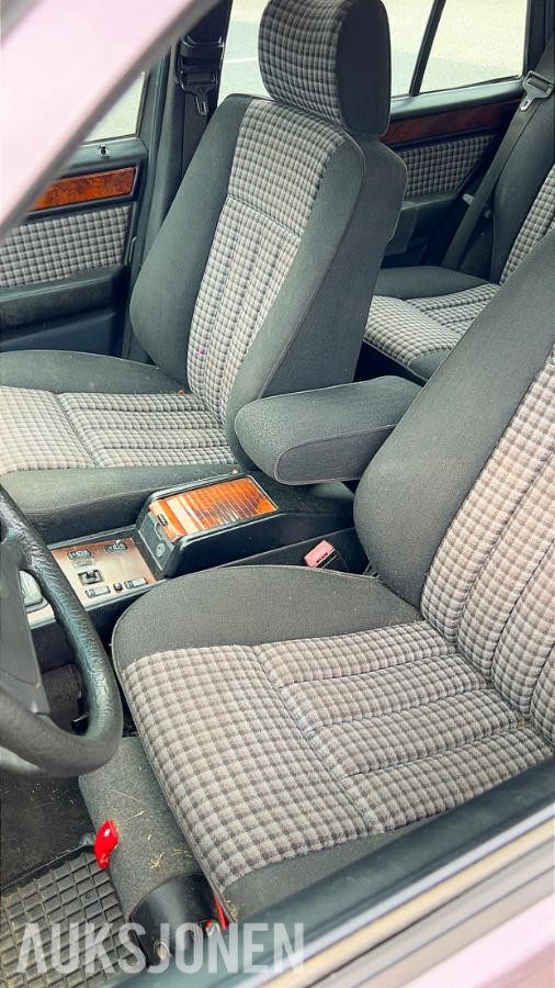 1991 Mercedes-Benz E-Klasse 300 3.0 Bensin 179hk 4MATIC Automat
