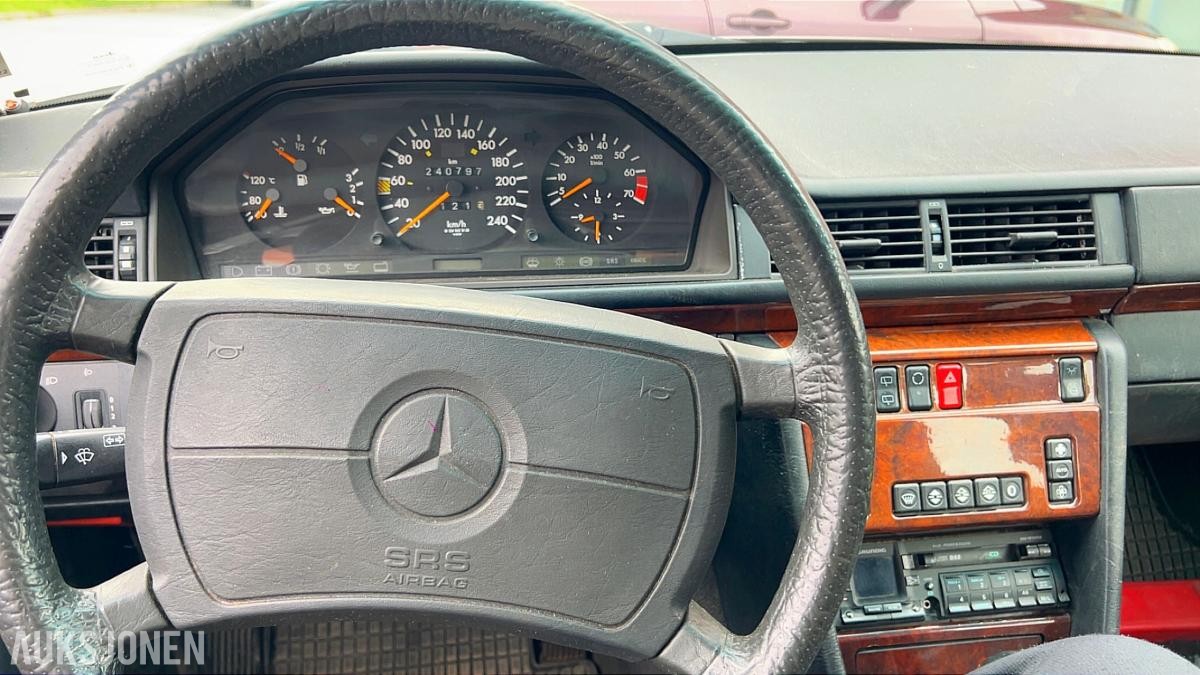 1991 Mercedes-Benz E-Klasse 300 3.0 Bensin 179hk 4MATIC Automat