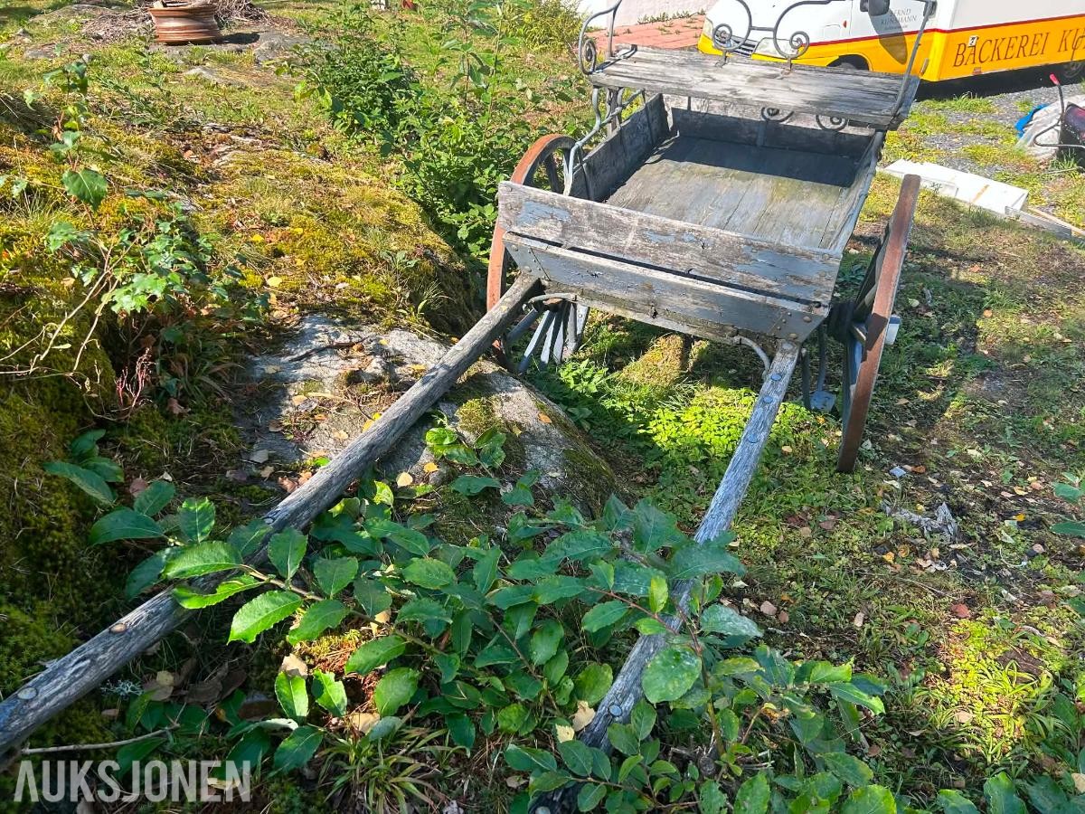 Gammel hestevogn i tre, Reparasjonsobjekt/renoveringsobjekt