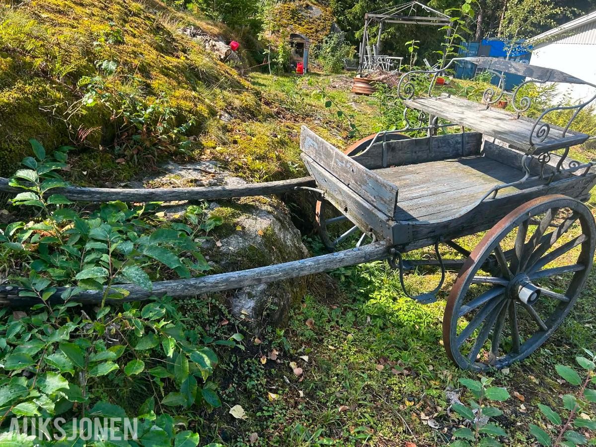 Gammel hestevogn i tre, Reparasjonsobjekt/renoveringsobjekt