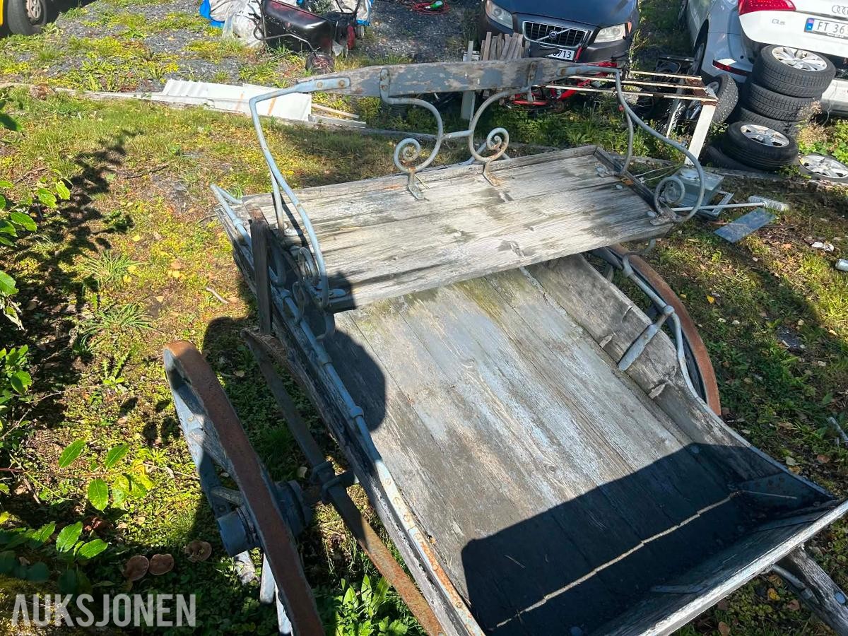 Gammel hestevogn i tre, Reparasjonsobjekt/renoveringsobjekt