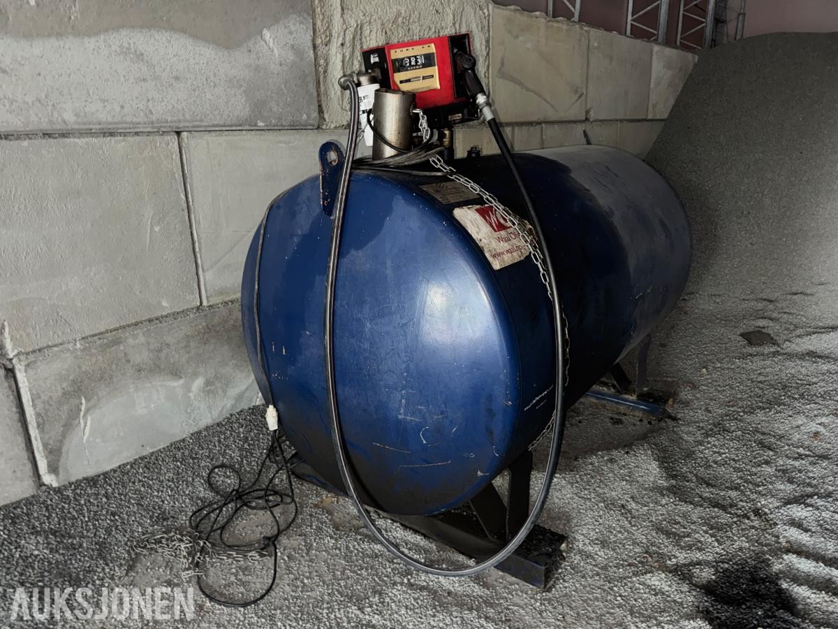 2008 Dieseltank 2750 liter med pumpe og telleverk 