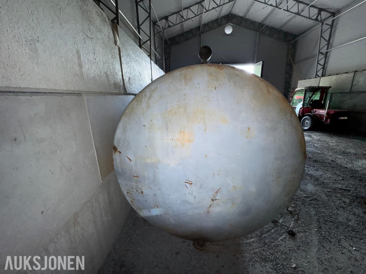 Dieseltank med pumpe og telleverk