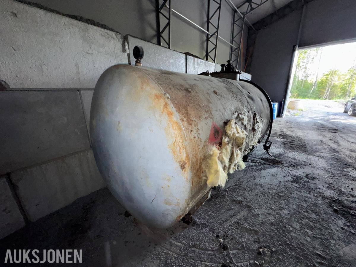 Dieseltank med pumpe og telleverk