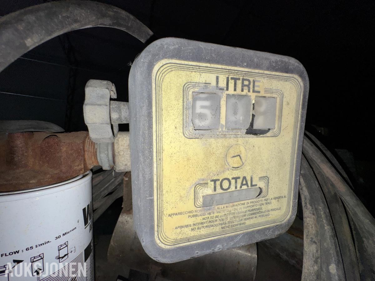 Dieseltank med pumpe og telleverk