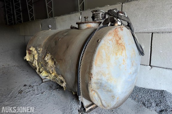 Dieseltank med pumpe og telleverk