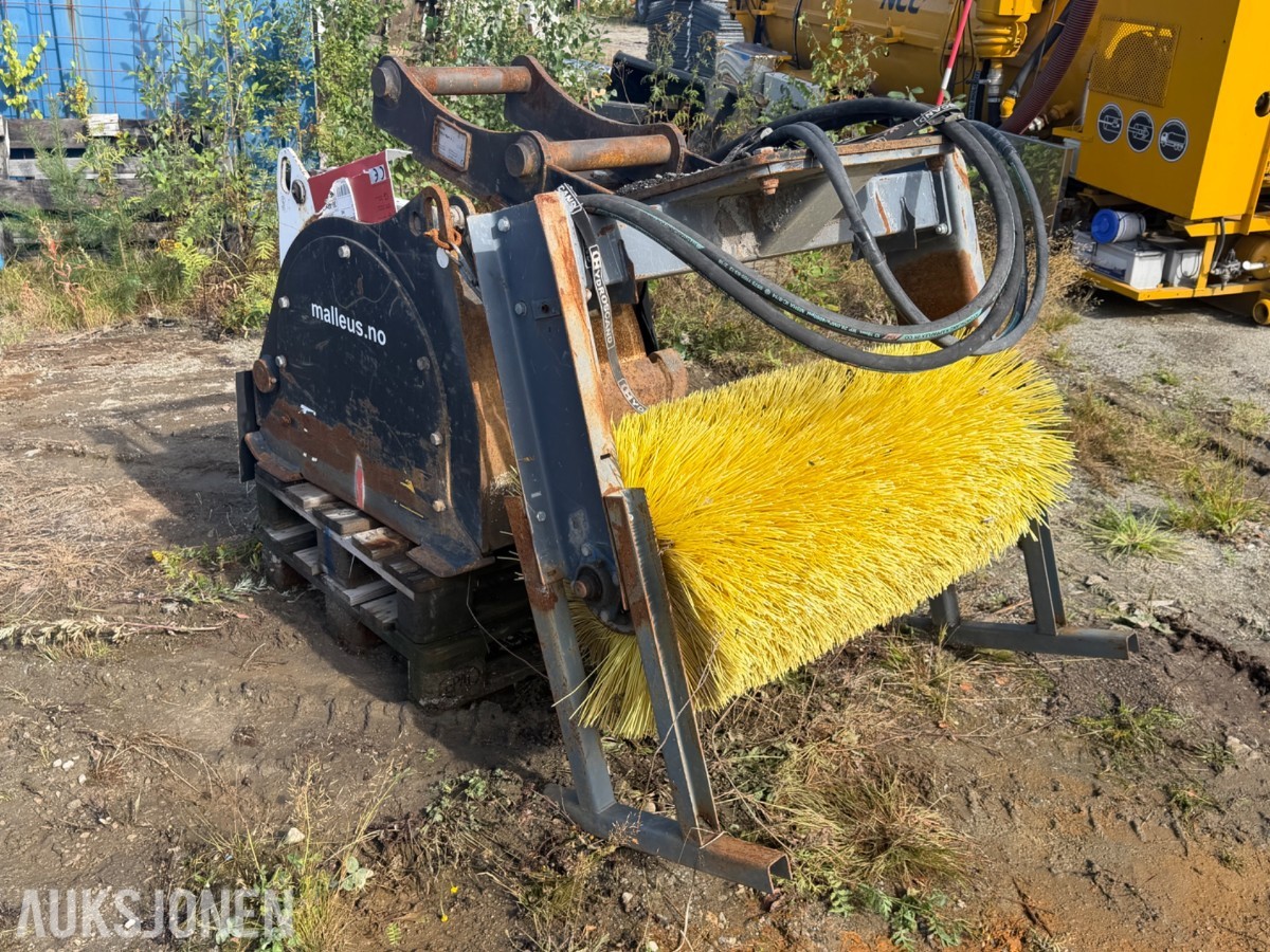 2013 Simex fres med hydraulisk feiekost - S60 feste