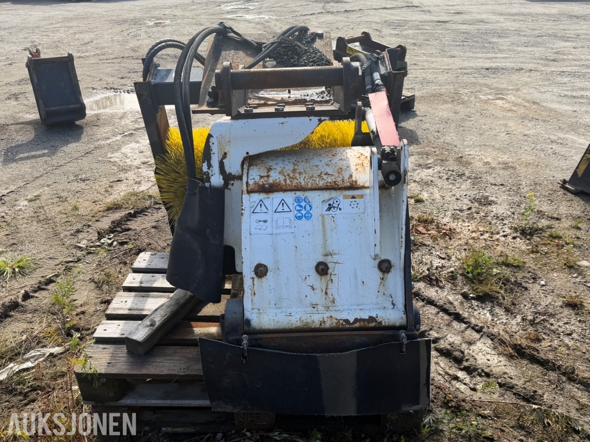 2013 Simex fres med hydraulisk feiekost - S60 feste
