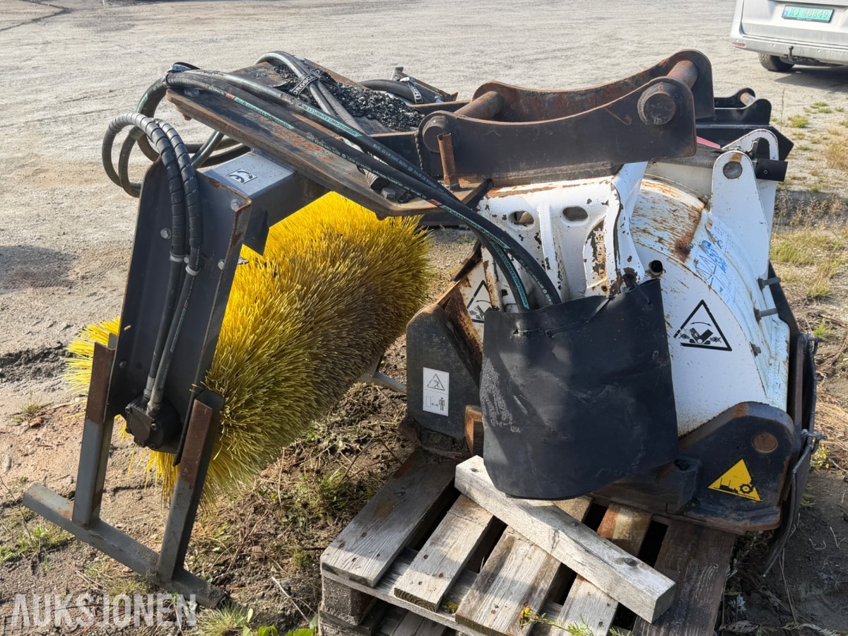 2013 Simex fres med hydraulisk feiekost - S60 feste