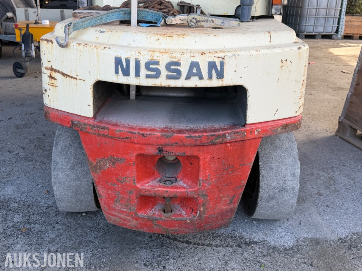 Nissan gaffeltruck - lange pallegafler - sertifisert til 2027