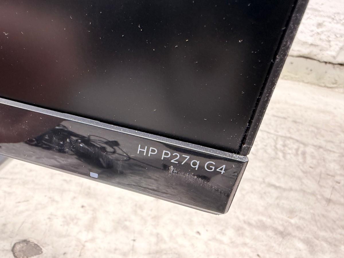 Parti med 8 PC-skjermer og 4 Lenovo USB-C-dokkingstasjoner