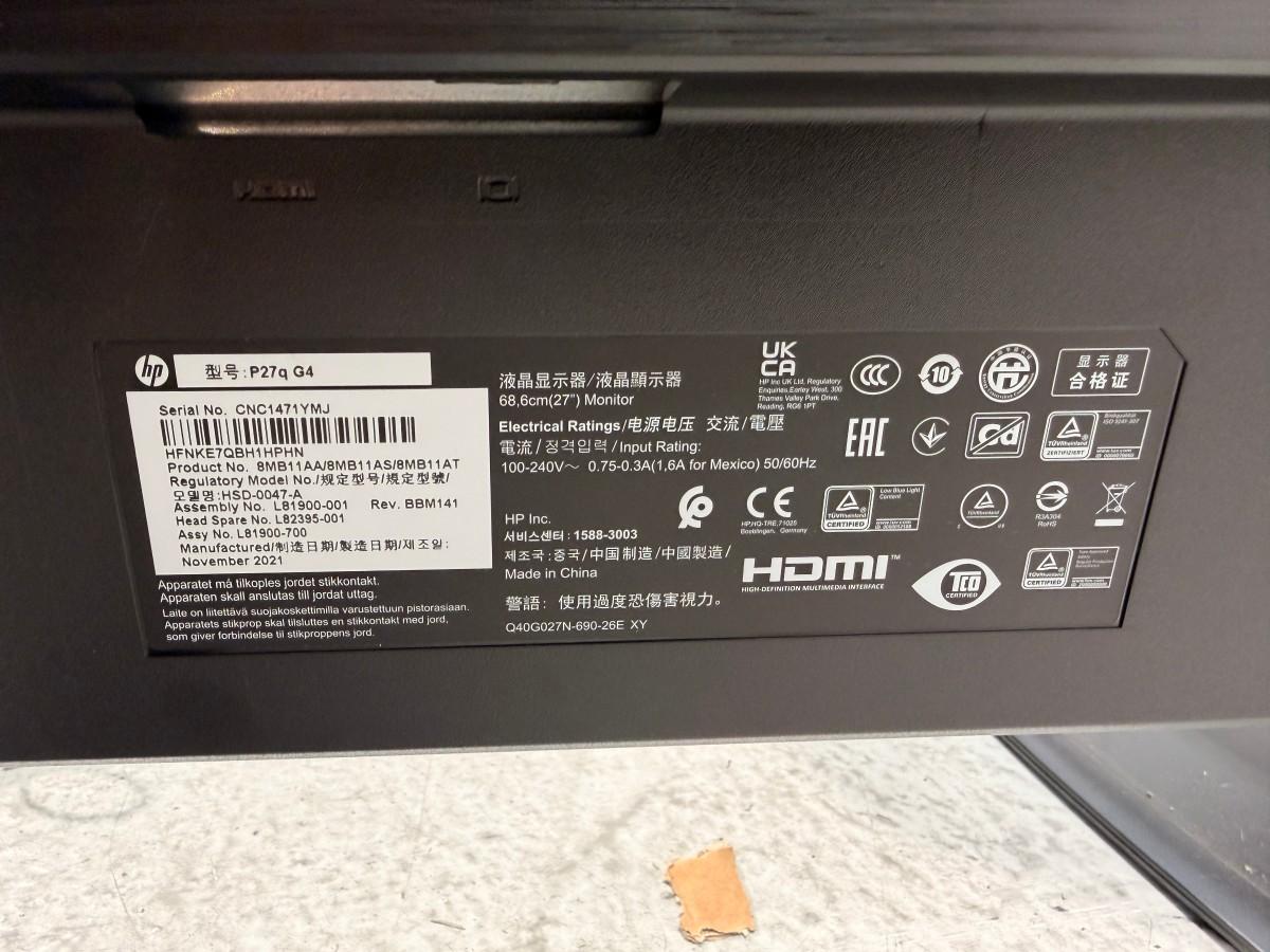 Parti med 8 PC-skjermer og 4 Lenovo USB-C-dokkingstasjoner