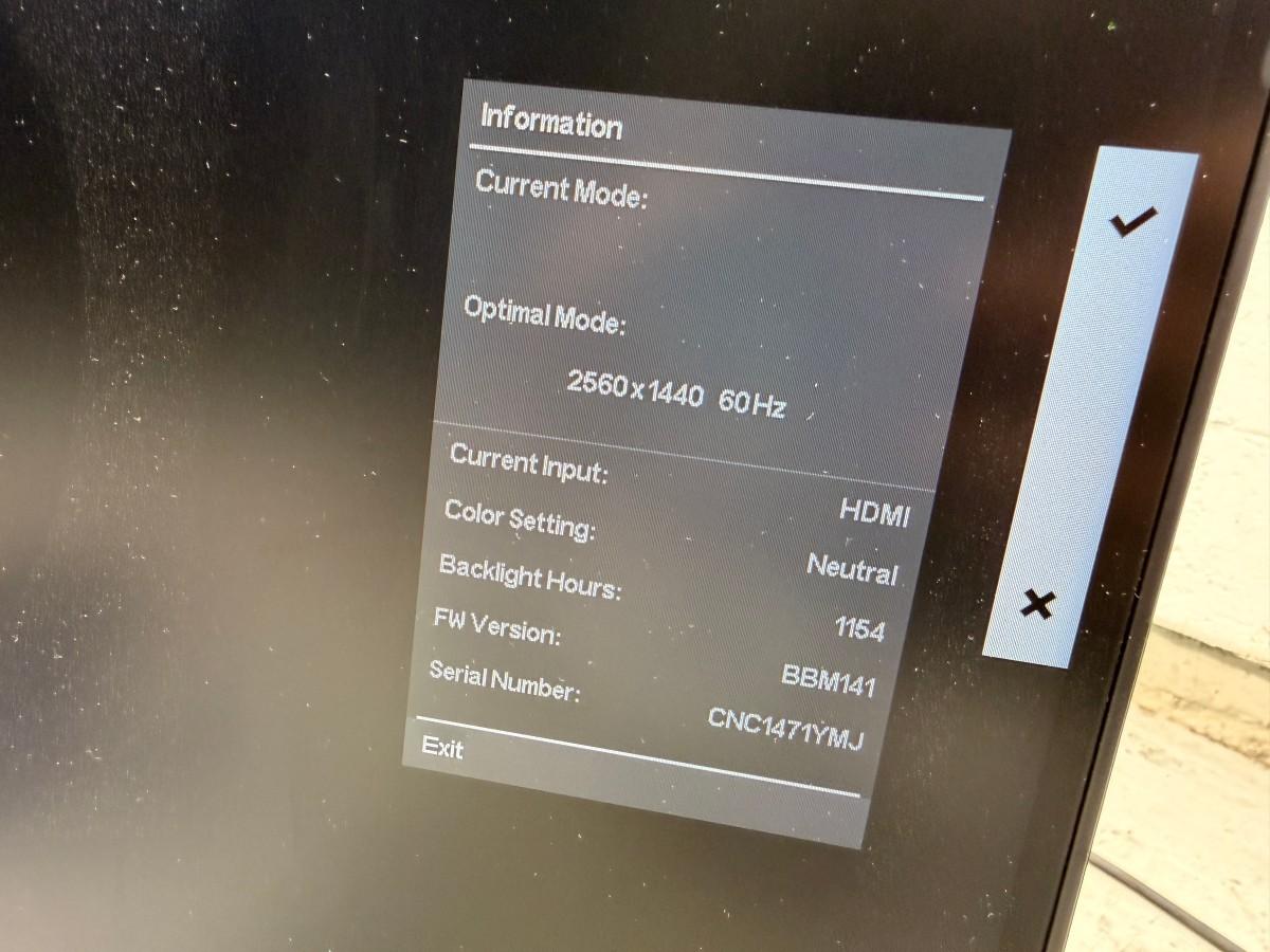 Parti med 8 PC-skjermer og 4 Lenovo USB-C-dokkingstasjoner