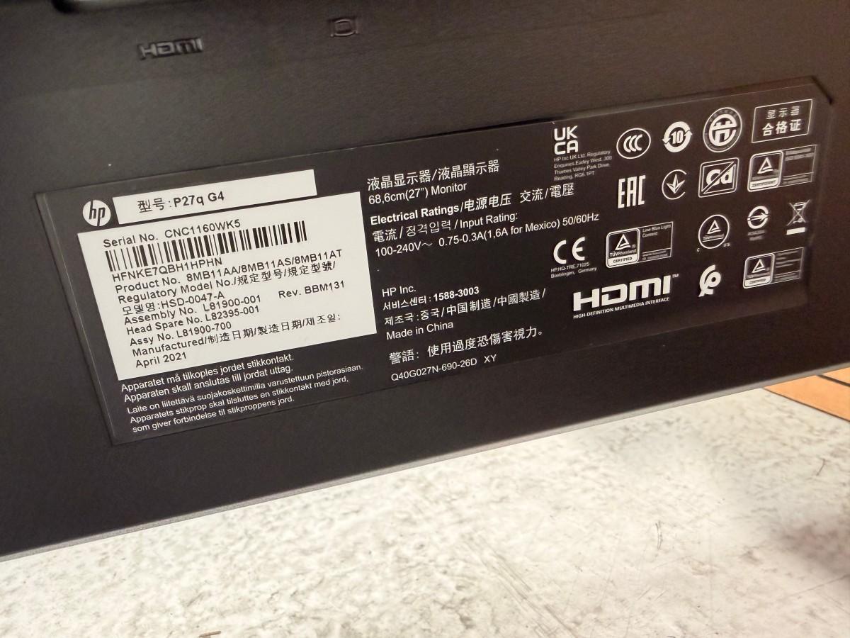 Parti med 8 PC-skjermer og 4 Lenovo USB-C-dokkingstasjoner