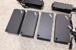 Parti med 8 PC-skjermer og 4 Lenovo USB-C-dokkingstasjoner