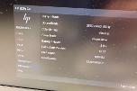 9 stk. skjermer med Lenovo USB-C dokkingstasjoner og tilbehør