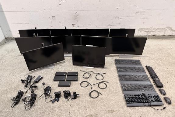 10 stk HP og Dell skjermer med Lenovo ThinkPad dockingstasjoner og tilbehør