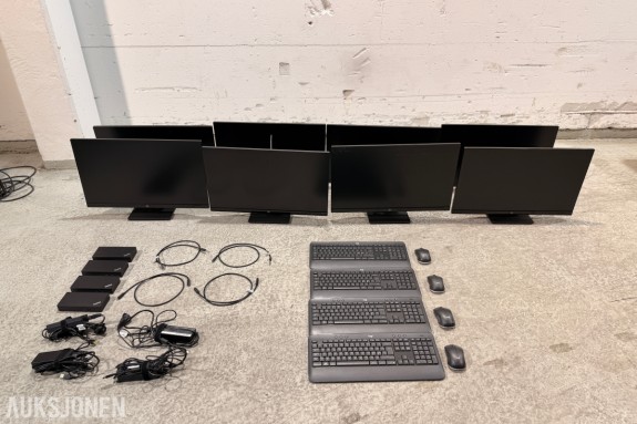 Kontor parti – 8 HP-skjermer, 4 Lenovo USB-C dokkingstasjoner og Logitech tastatur/mus
