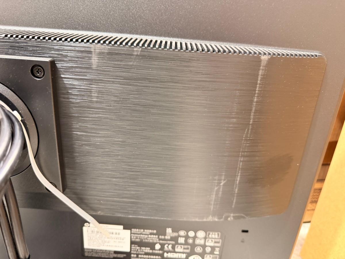 8 stk HP PC-skjermer med Lenovo ThinkPad USB-C-dokkingstasjoner og datautstyr
