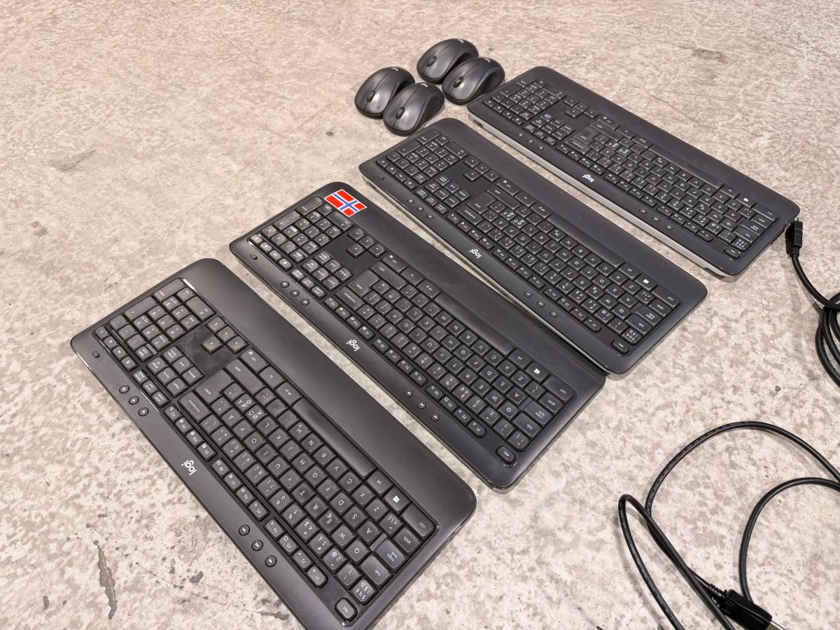 8 stk HP PC-skjermer med Lenovo ThinkPad USB-C-dokkingstasjoner og datautstyr