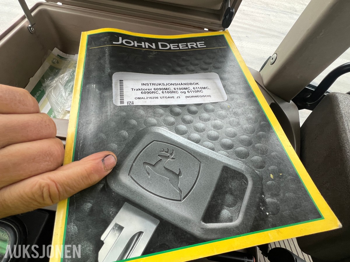 2015 John Deere 6110RC