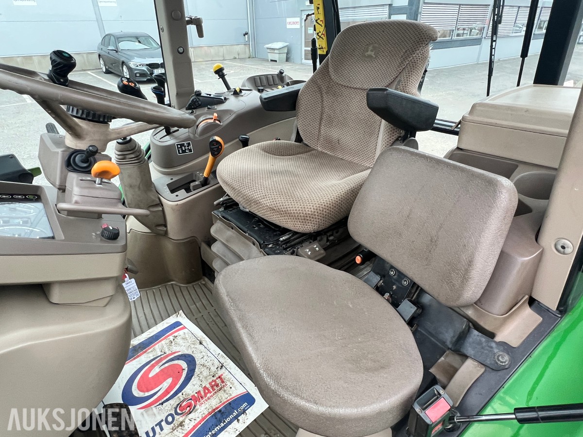 2015 John Deere 6110RC