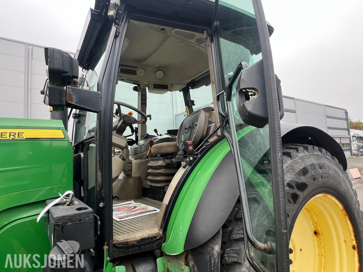 2015 John Deere 6110RC