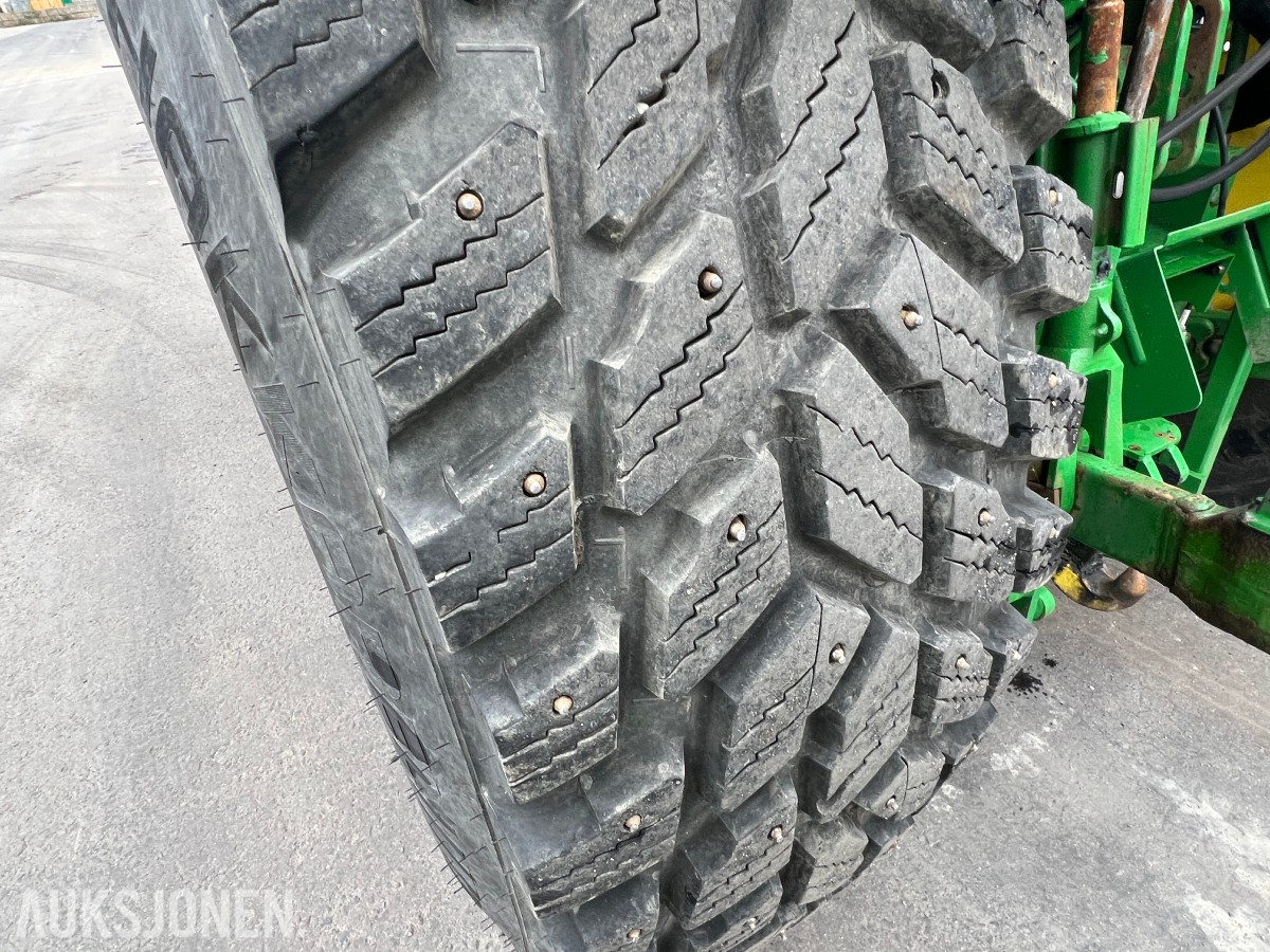 2015 John Deere 6110RC