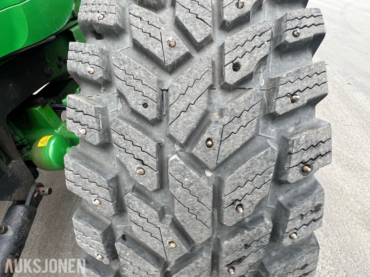2015 John Deere 6110RC