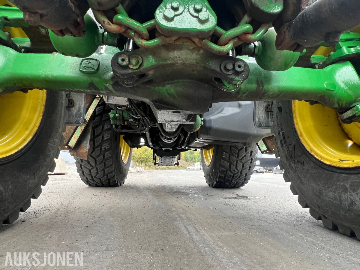 2015 John Deere 6110RC
