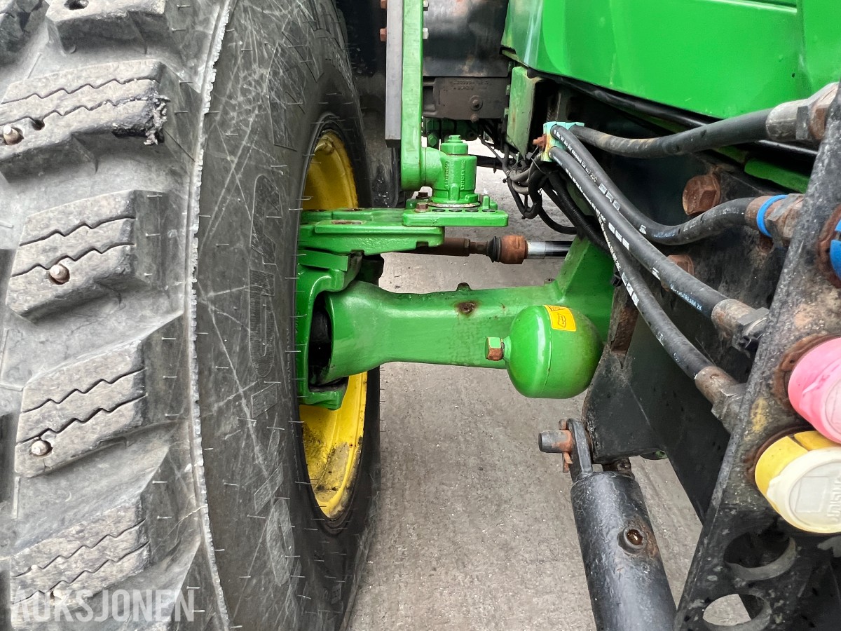 2015 John Deere 6110RC