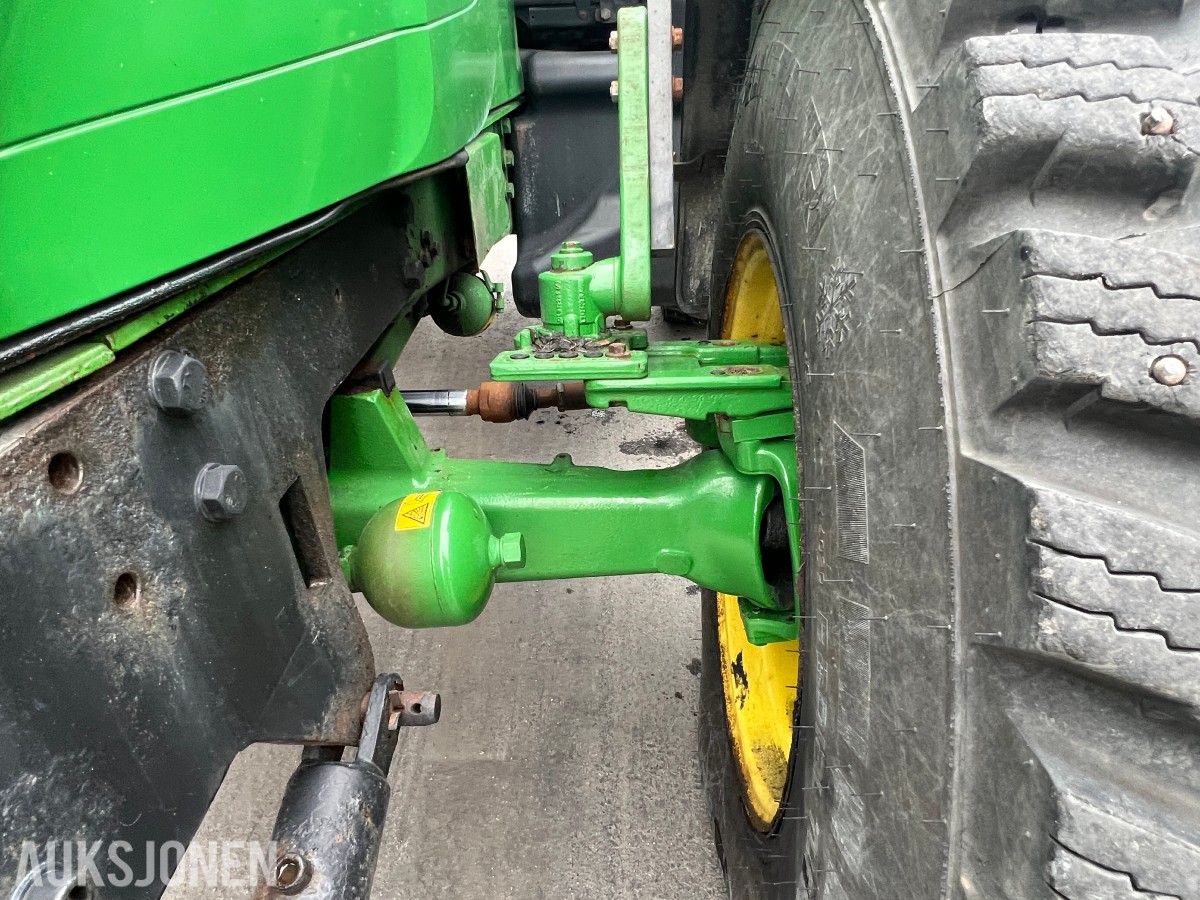 2015 John Deere 6110RC