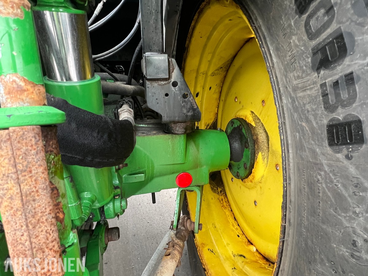 2015 John Deere 6110RC