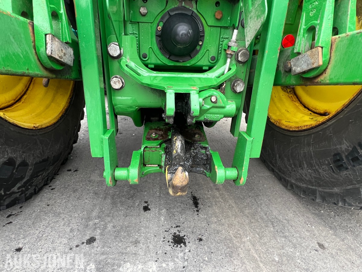 2015 John Deere 6110RC