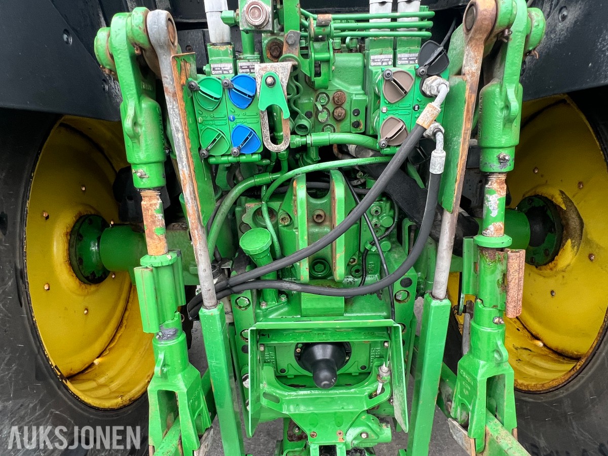 2015 John Deere 6110RC