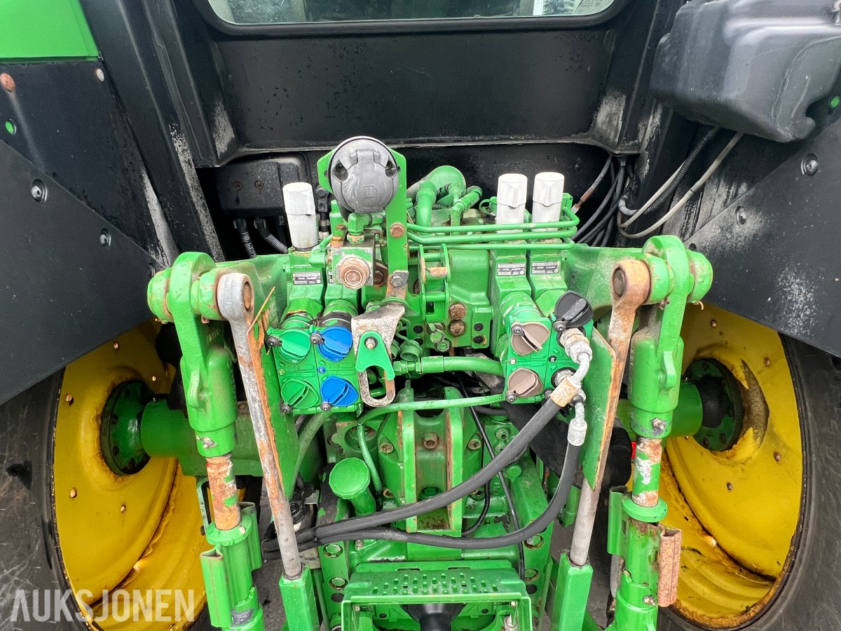 2015 John Deere 6110RC