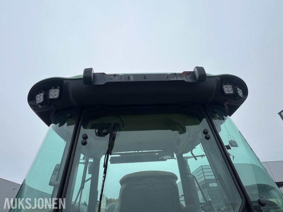 2015 John Deere 6110RC
