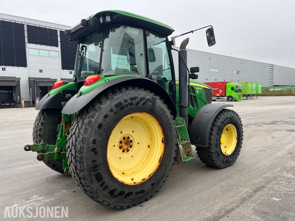 2015 John Deere 6110RC