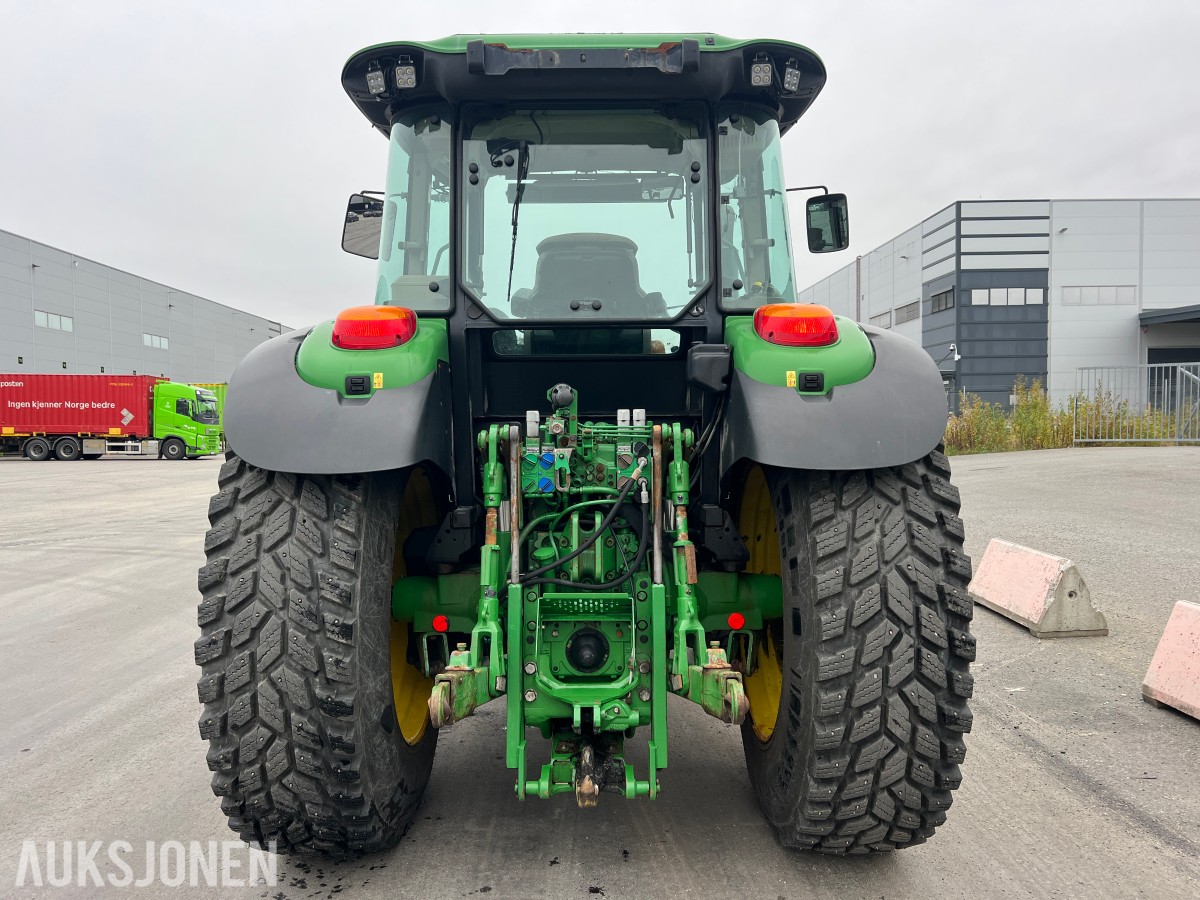 2015 John Deere 6110RC