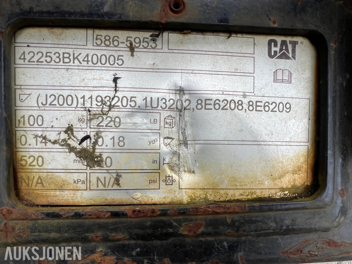 2025 Cat 302.7-07 CR. Engcon tilt, 2 skuffer.