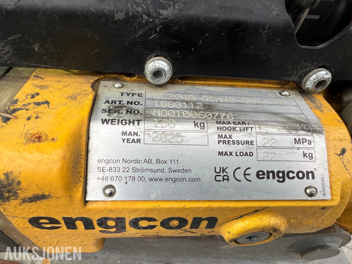 2025 Cat 302.7-07 CR. Engcon tilt, 2 skuffer.