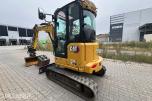 2025 Cat 302.7-07 CR. Engcon tilt, 2 skuffer.