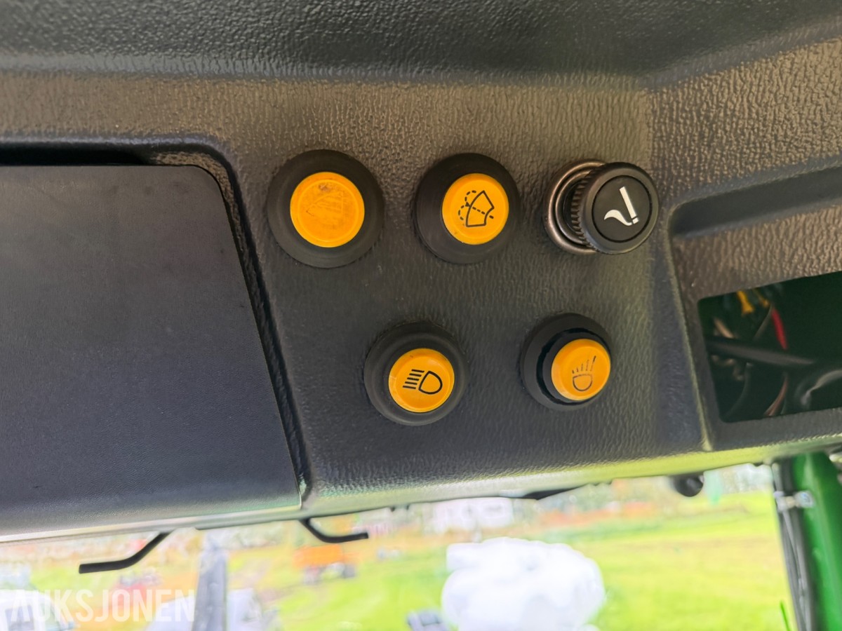 Deutz Fahr D7007 CH Traktor, frontlaster, rundballespyd, 2x skuffer