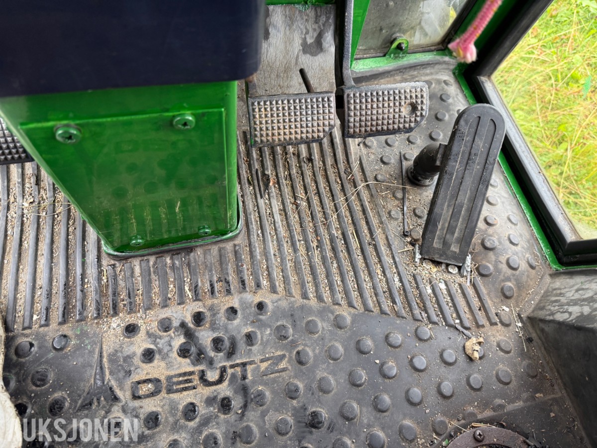 Deutz Fahr D7007 CH Traktor, frontlaster, rundballespyd, 2x skuffer
