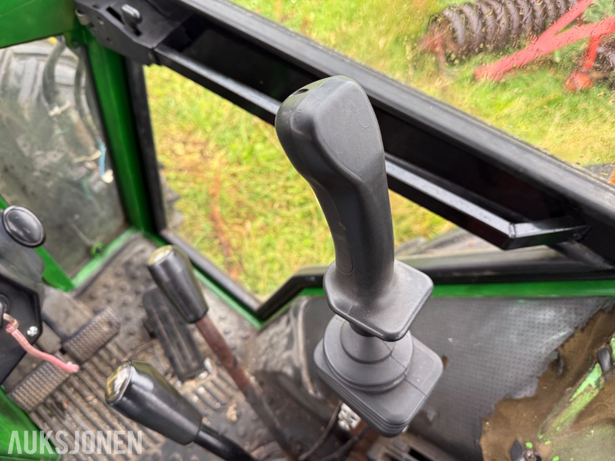 Deutz Fahr D7007 CH Traktor, frontlaster, rundballespyd, 2x skuffer
